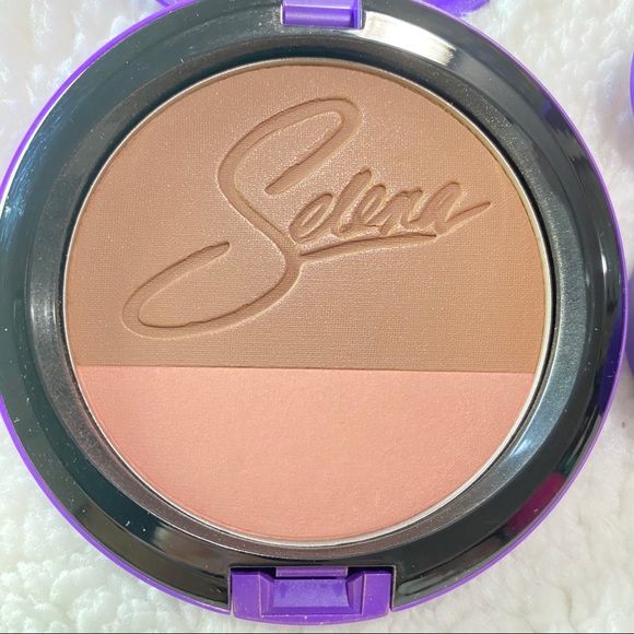 MAC Cosmetics Selena Powder Blush and Eye Shadow - Picture 3 of 6